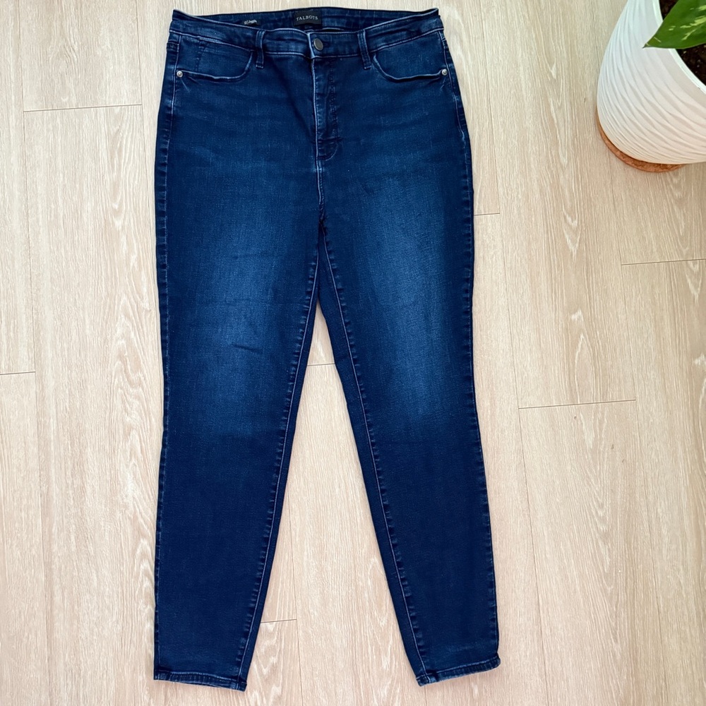 Talbots Dark Wash Blue Jegging Pants
Size 12